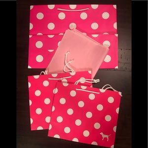 💖1 Large and 2 small Pink bags with tissue💖